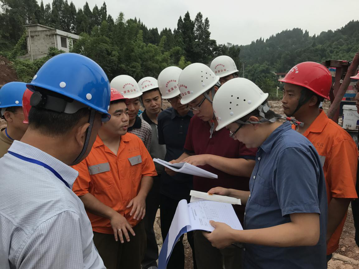 省交通運輸廳工程質(zhì)量監督局督查組赴成資渝高速TJ6項目督查指導工作