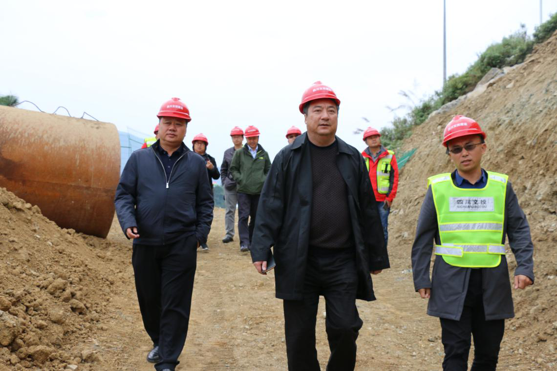 省交通運輸廳工程質(zhì)量監督局督查瀘黃路改擴建試驗段工作