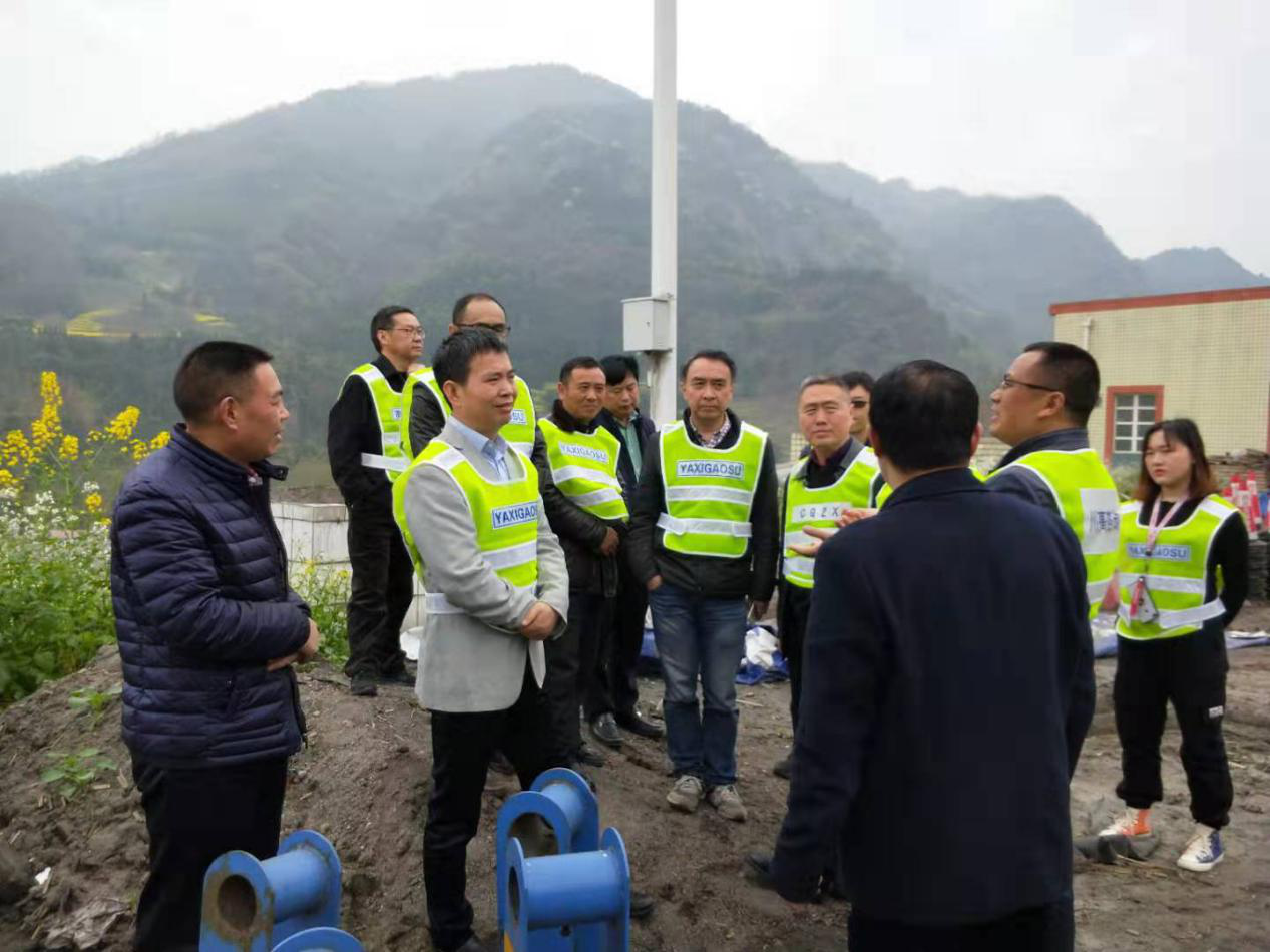 公司董事郜進(jìn)良一行調研雅西高速各養護專(zhuān)項工程施工現場(chǎng)