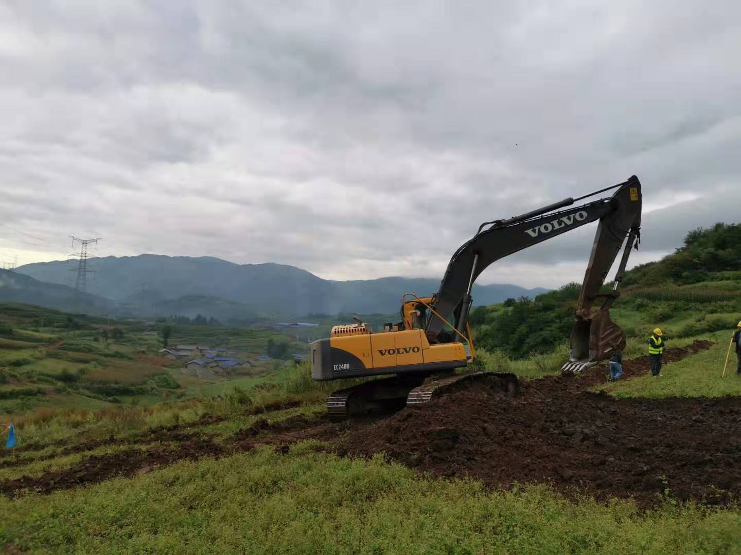 樂(lè )西項目谷曲隧道臨建施工正式啟動(dòng)