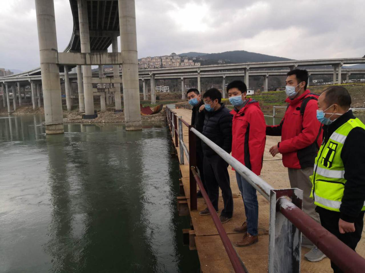 公司黨委委員、副總經(jīng)理何騰赴公司川北項目部督導檢查疫情防控及復工準備工作