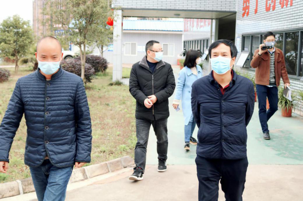 公司黨委委員、紀委書(shū)記張忠勇“四不兩直” 深入成資渝TJ6項目督查防疫及復工工作