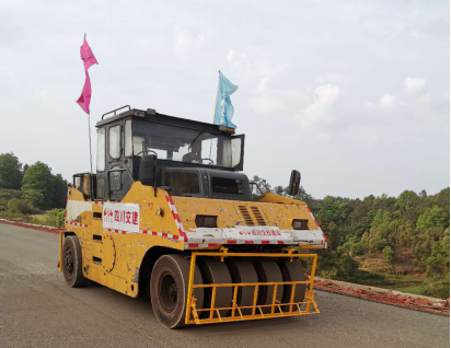 成宜ZCB4-LM1項目率先采用安全防撞自動(dòng)停車(chē)裝置