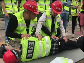德會(huì )高速TJ1-1項目部開(kāi)展高空墜落急診急救應急演練