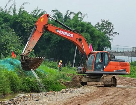 公司成樂(lè )擴容E2-SG1項目部 積極投入地方道路搶險排澇工作