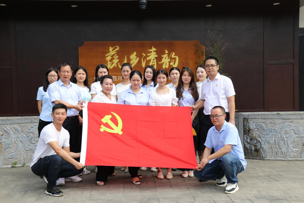 走進(jìn)蔬鄉之地 感悟廉潔之道