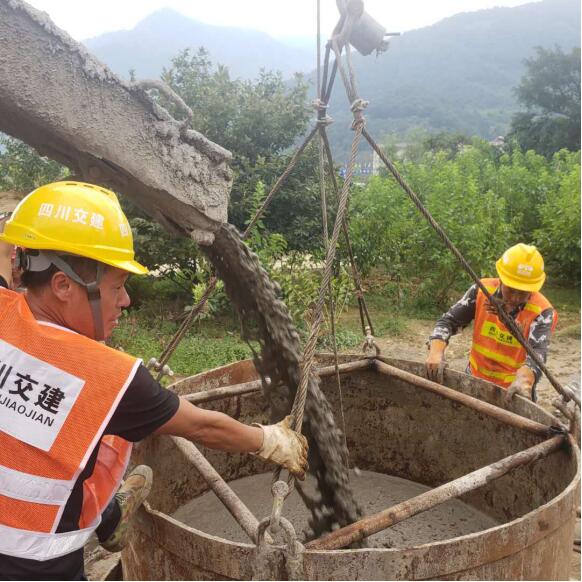 德會(huì )高速TJ1標段樁基澆筑突破200根