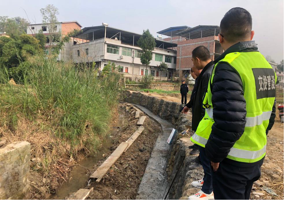 “共建路”正式動(dòng)工，讓群眾出行不再困難