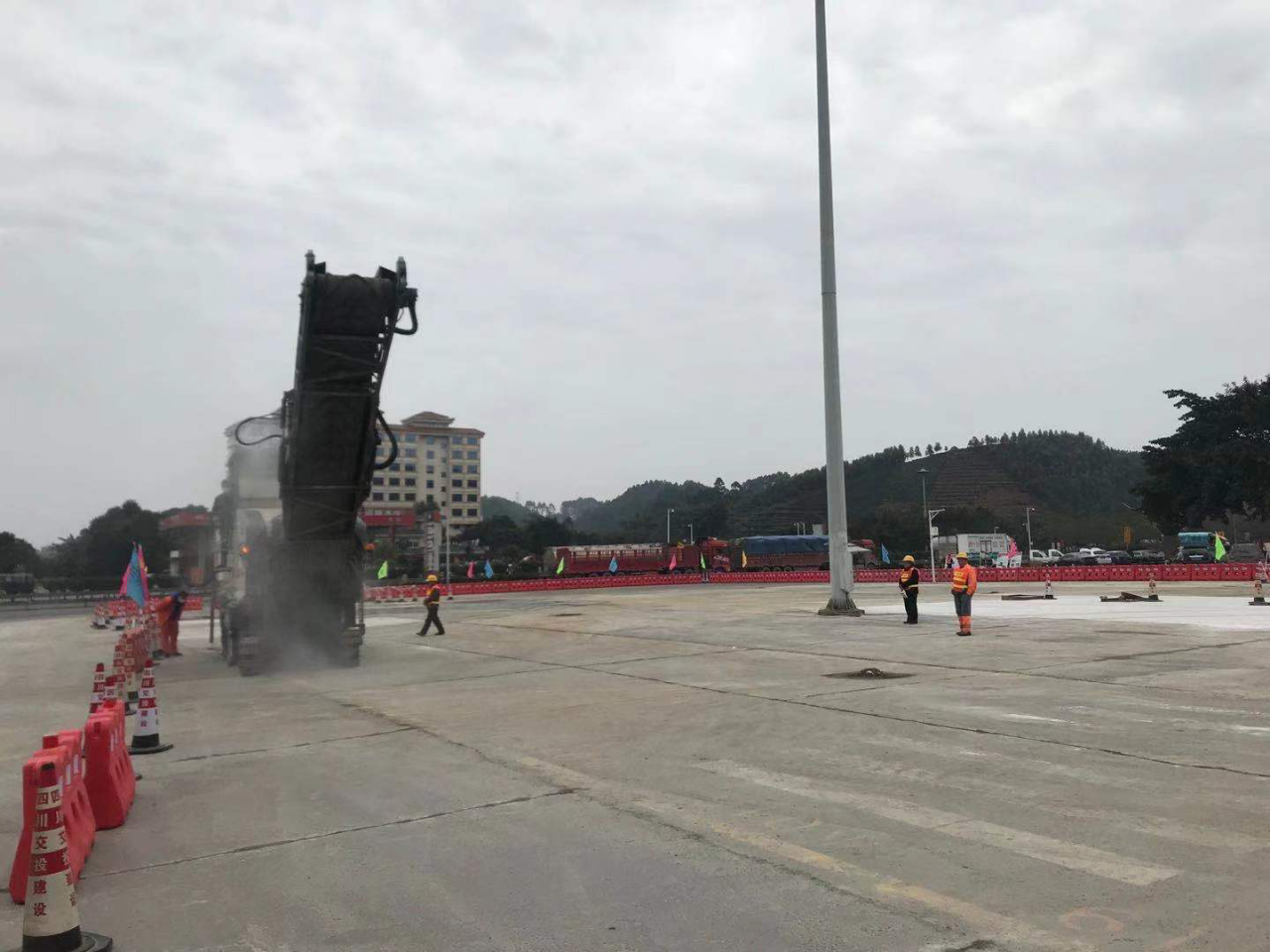 成樂(lè )高速天福服務(wù)區改造升級工程正式進(jìn)場(chǎng)施工