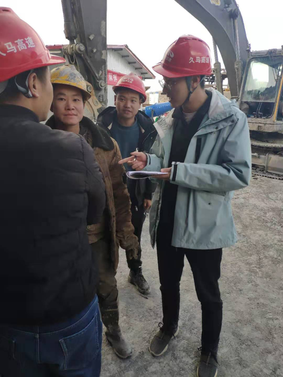 “給農民工兄弟一顆定心丸！”  ——久馬高速TJ8項目部深入工區核實(shí)民工工資發(fā)放情況