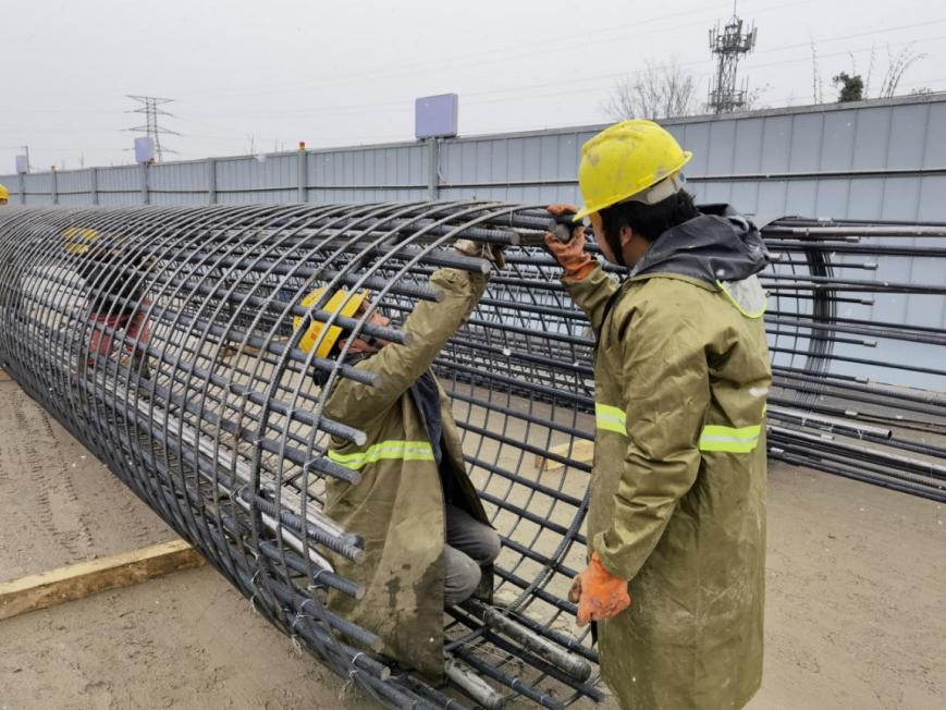 大雪紛飛，成綿擴容工地上青春如火 四川交投建設公司團員青年發(fā)揮建設力量