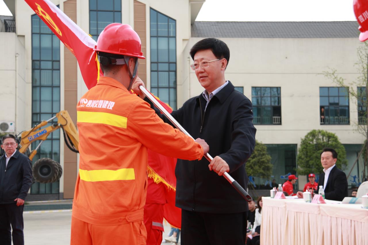 發(fā)揚交通應急搶險急先鋒精神   彰顯國企社會(huì )擔當