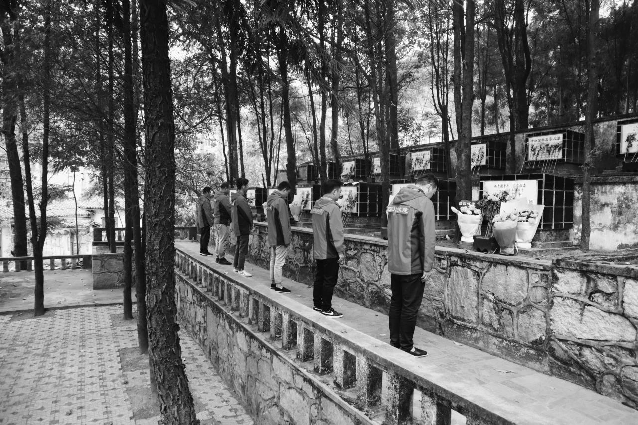 掃墓現場(chǎng)2.jpg