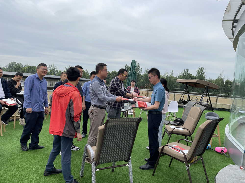 悅讀黨史  薪火傳承 ——公路分公司黨總支組織各支部開(kāi)展讀書(shū)分享活動(dòng)