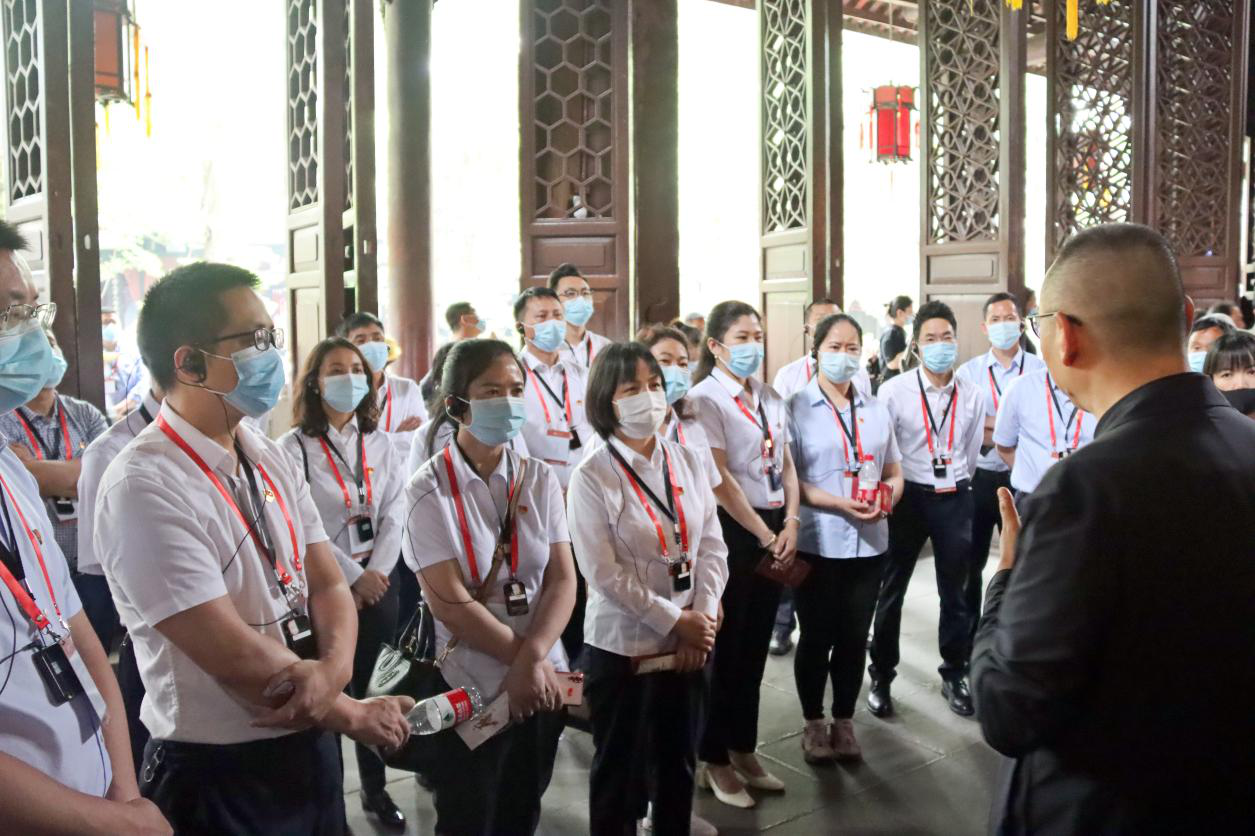 交建公司紀委：游中品三國 行中悟清廉 ——四川交建公司到省武侯祠開(kāi)展廉潔教育活動(dòng)