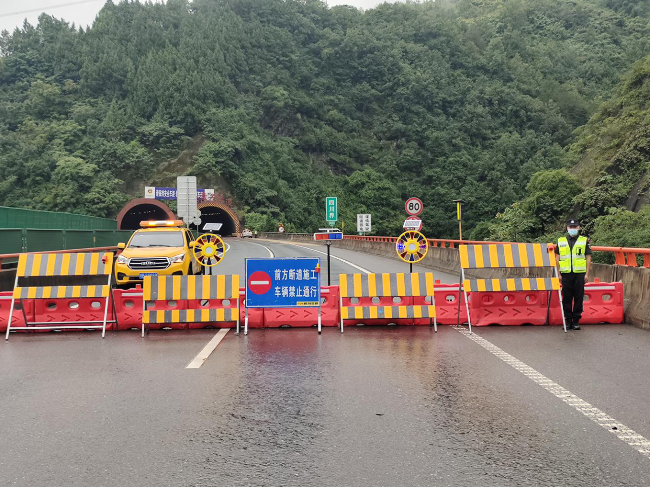 G5京昆高速廣陜段路面維修養護工程 （進(jìn)川向）順利進(jìn)場(chǎng)