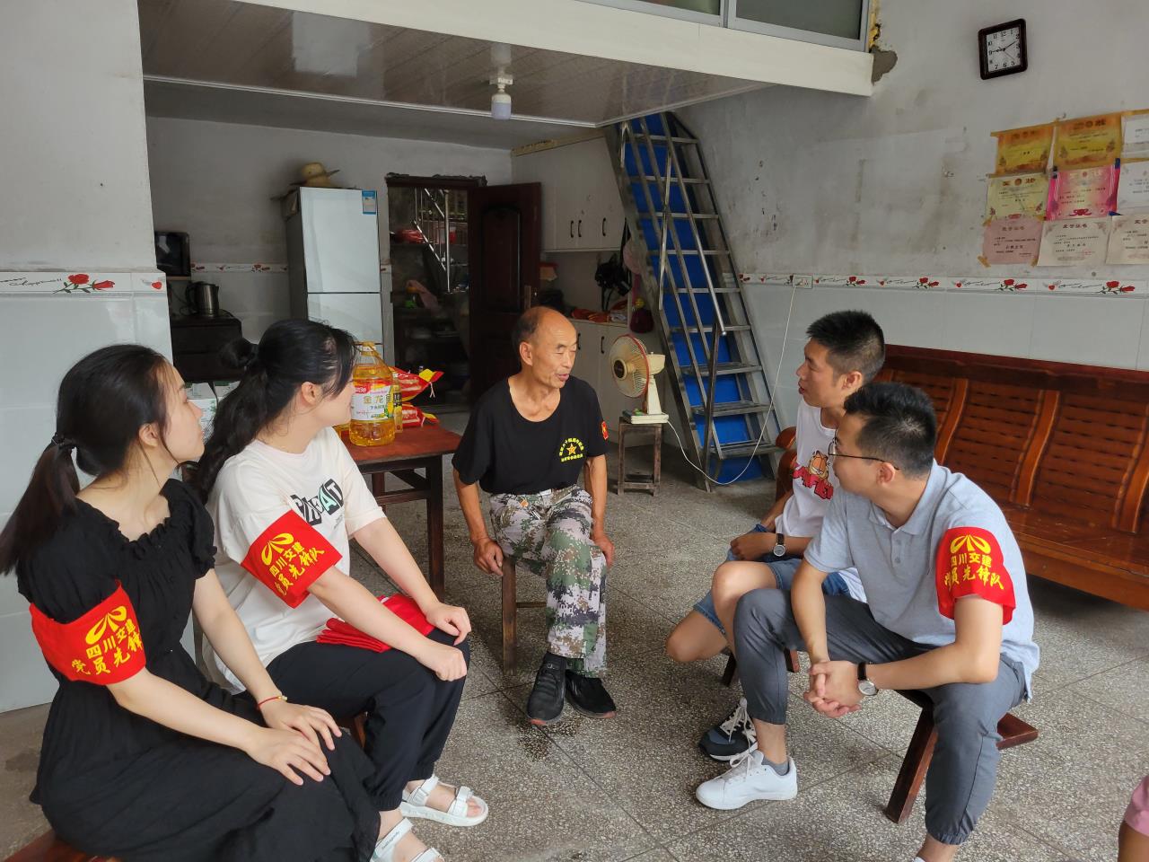 聆聽(tīng)老兵故事 傳承紅色基因 ——走訪(fǎng)慰問(wèn)參加對越自衛反擊戰老兵