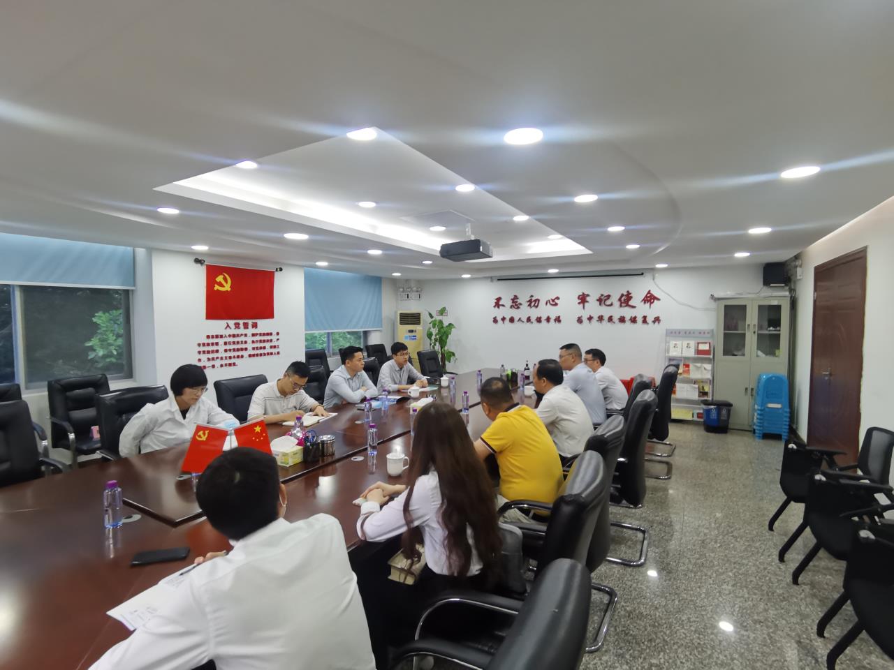 交建路面公司與珠海市鶴洲新區區政府、南水鎮人民政府分別召開(kāi)合作洽談會(huì )