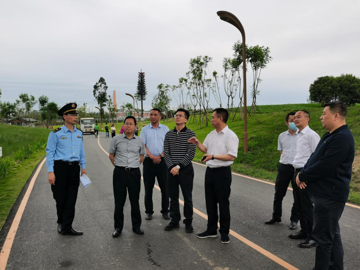 省交通運輸廳黨組成員、副廳長(cháng)張勇赴成都繞城高速公路白家互通立交獨柱墩橋梁加固工程調研指導