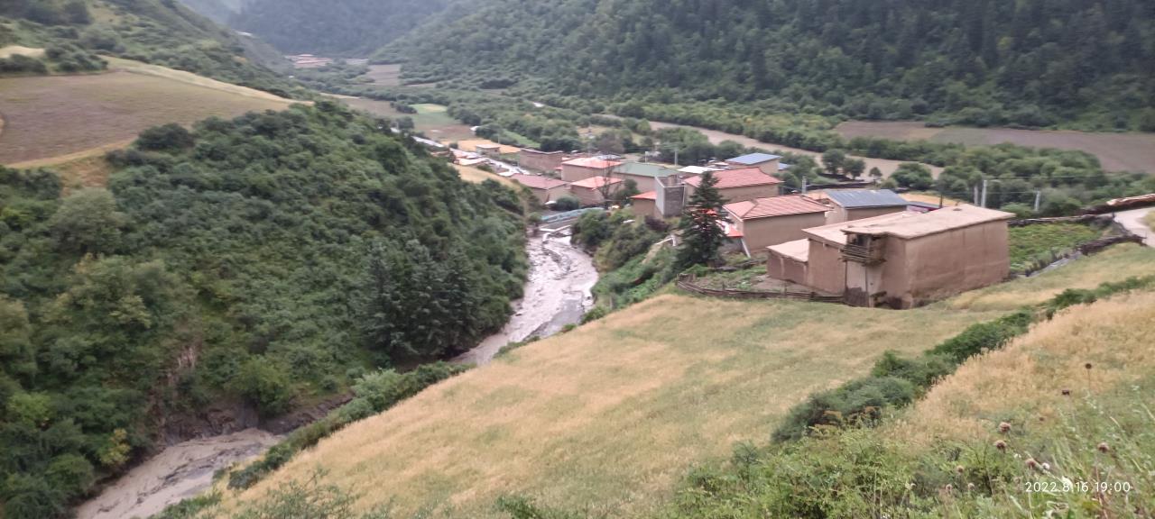 抗洪救災，齊心協(xié)力奔赴第一線(xiàn)