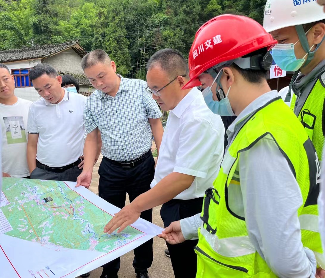 雅安市副市長(cháng)、蘆山縣委書(shū)記鄭胡勇一行赴大川項目調研指導工作