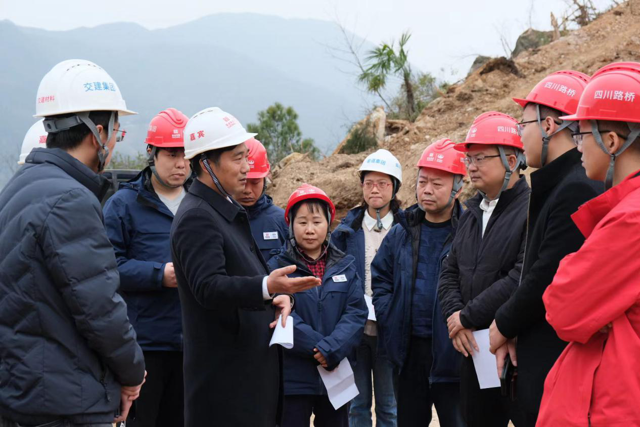 交建集團副總經(jīng)理、安全總監杜光平一行赴青川縣建峰灰巖礦項目安全生產(chǎn)專(zhuān)項檢查