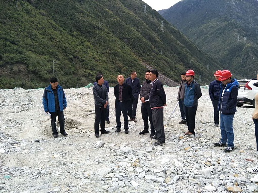 集團公司董事、藏區公司董事長(cháng)李永林赴公司公路分公司承建康新高速公路K1-1項目調研指導工作