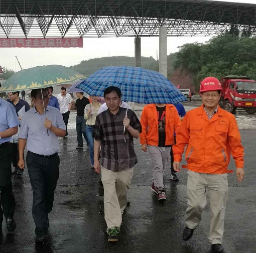 省交通運輸廳黨組成員、紀檢組組長(cháng)杜世相一行赴建設公司承建資陽(yáng)城南大道項目現場(chǎng)調研指導工作
