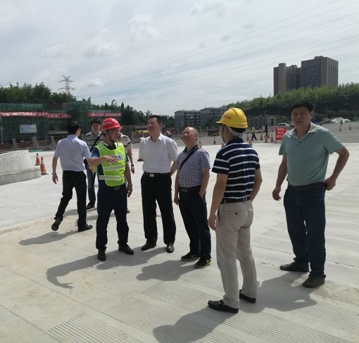 省安監局赴公司公路分公司承建資陽(yáng)市城南大道成渝高速公路接口工程開(kāi)展安全生產(chǎn)專(zhuān)項檢查